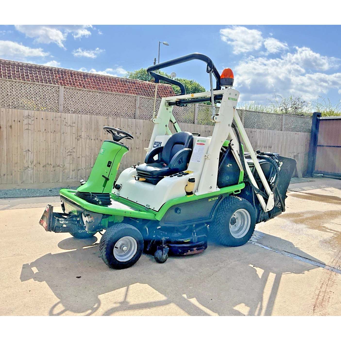 2016 ETESIA 124D HIGH TIP DIESEL RIDE ON LAWN MOWER
